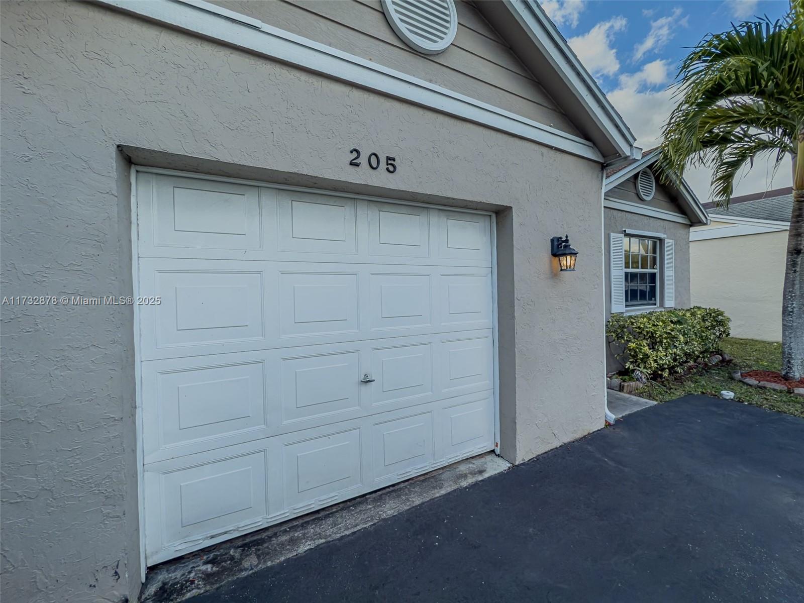 205 Sw 159th Way Property Photo 8