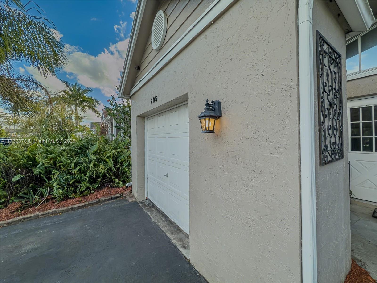 205 Sw 159th Way Property Photo 9