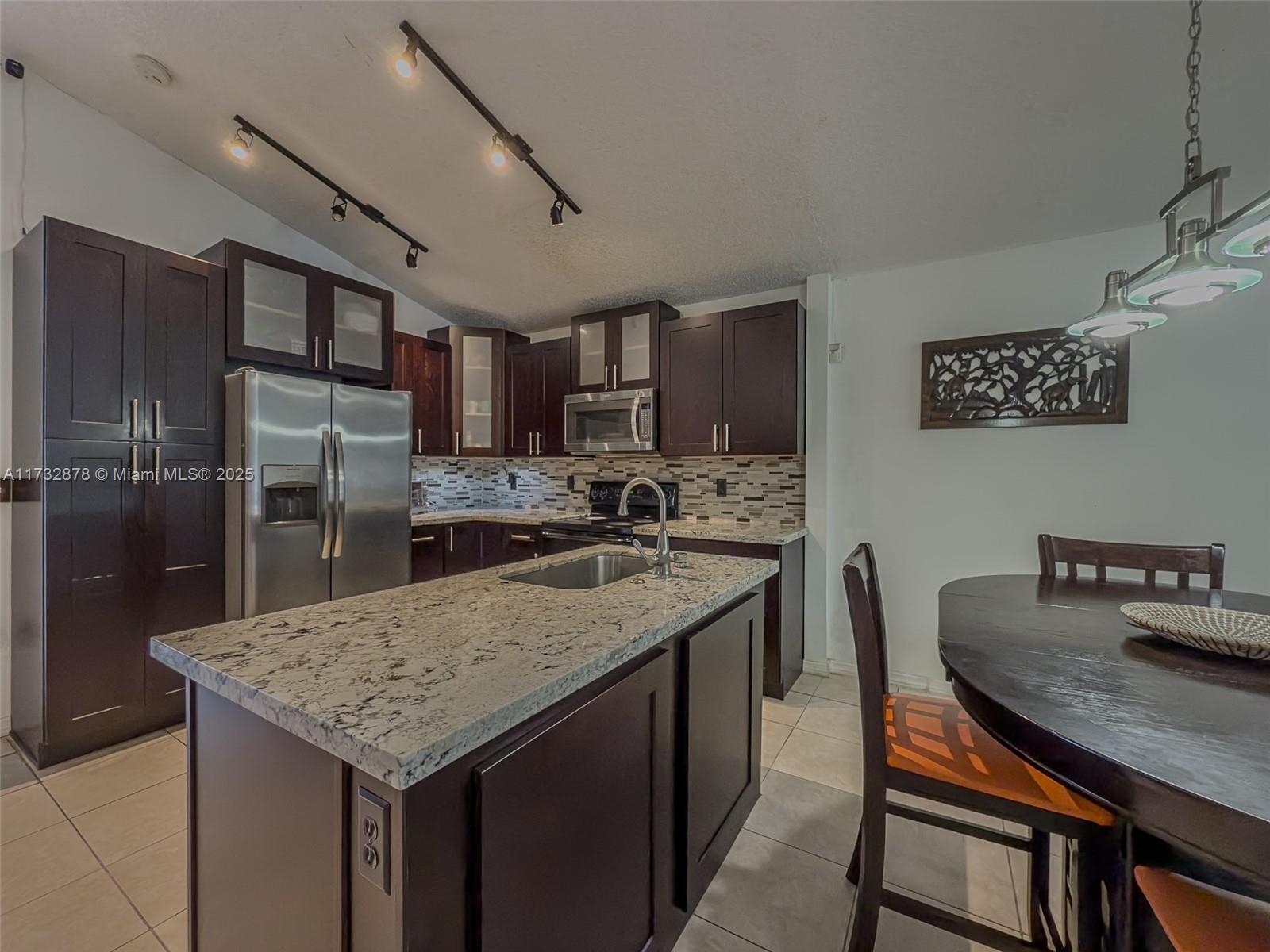 205 Sw 159th Way Property Photo 12