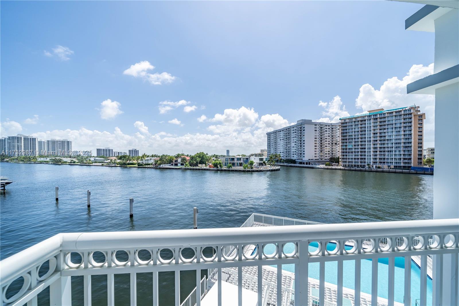 1913 S Ocean Dr 433 Property Photo 1