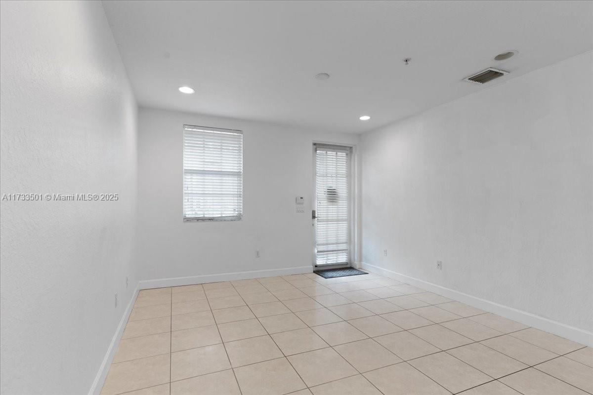 418 Sw 147th Ave 5009 Property Photo 4