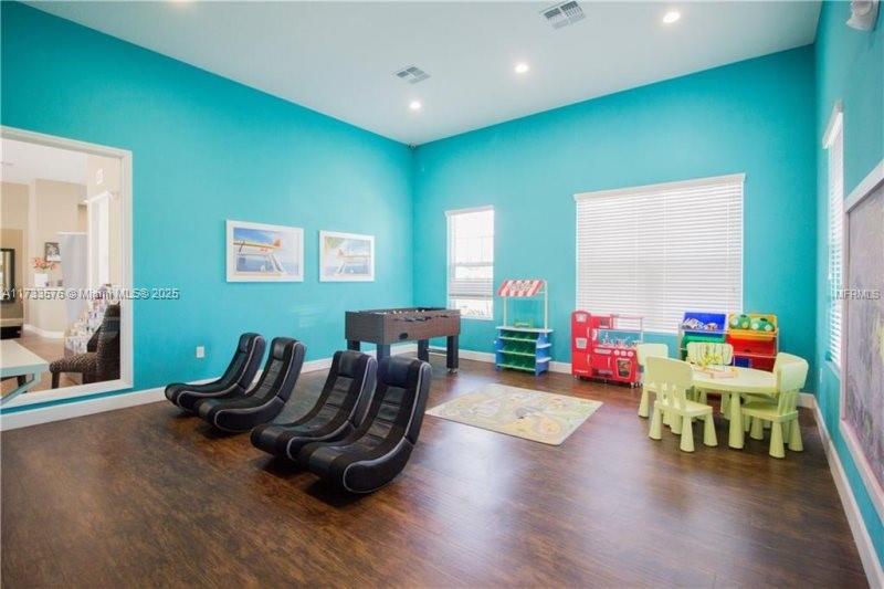 8981 Shine Dr 8981 Property Photo 5