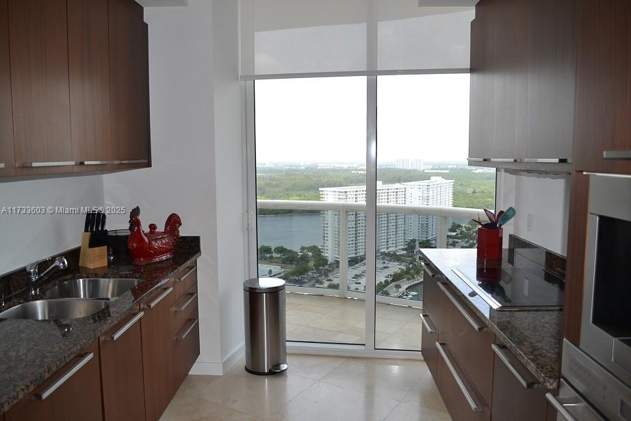 15901 Collins Ave 2705 Property Photo 8