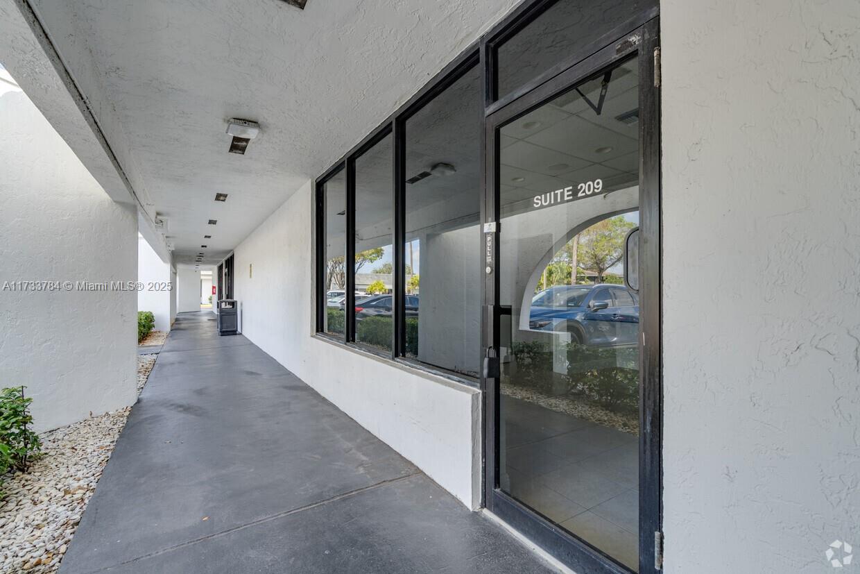 7100 W Commercial Blvd Property Photo 5