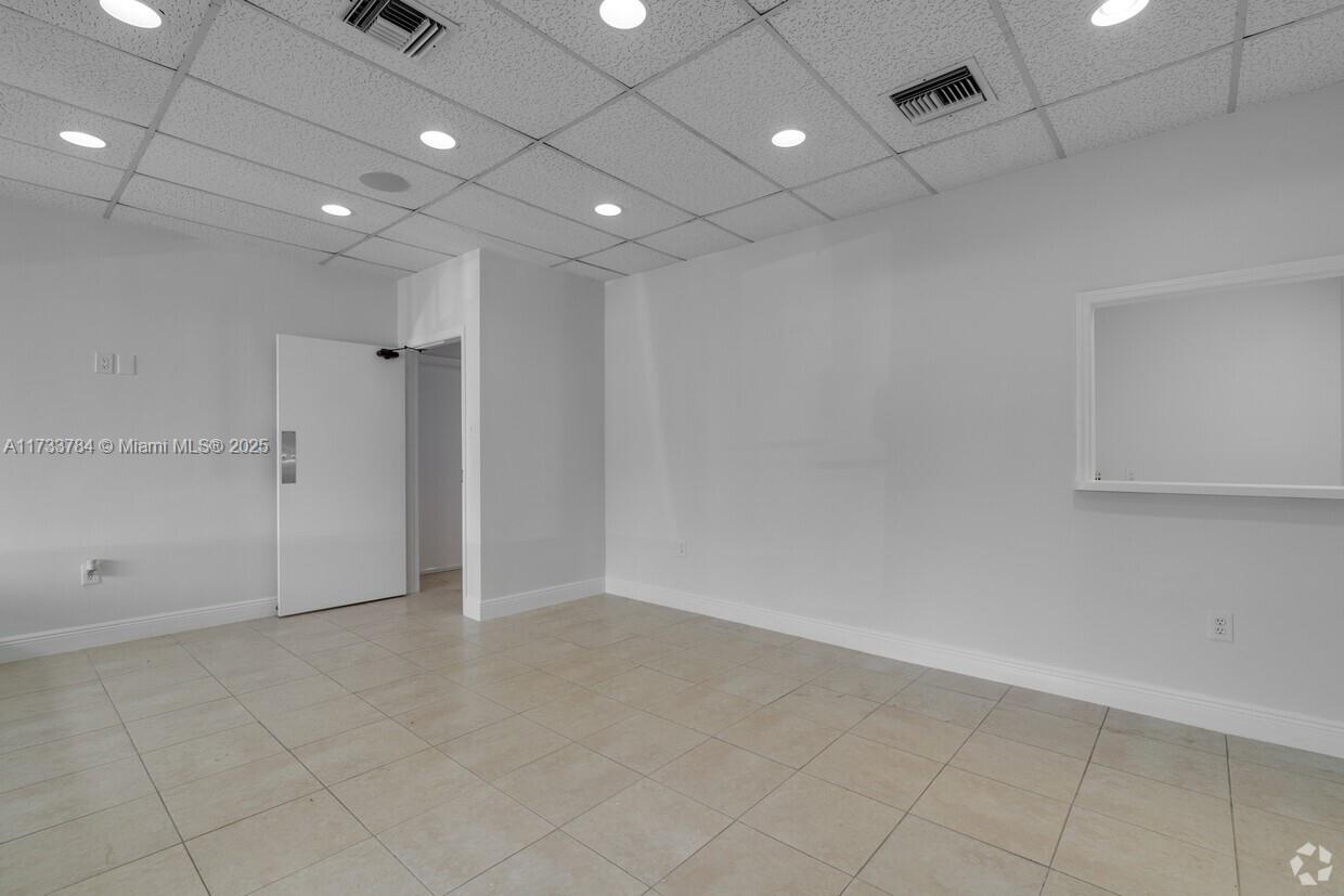 7100 W Commercial Blvd Property Photo 6