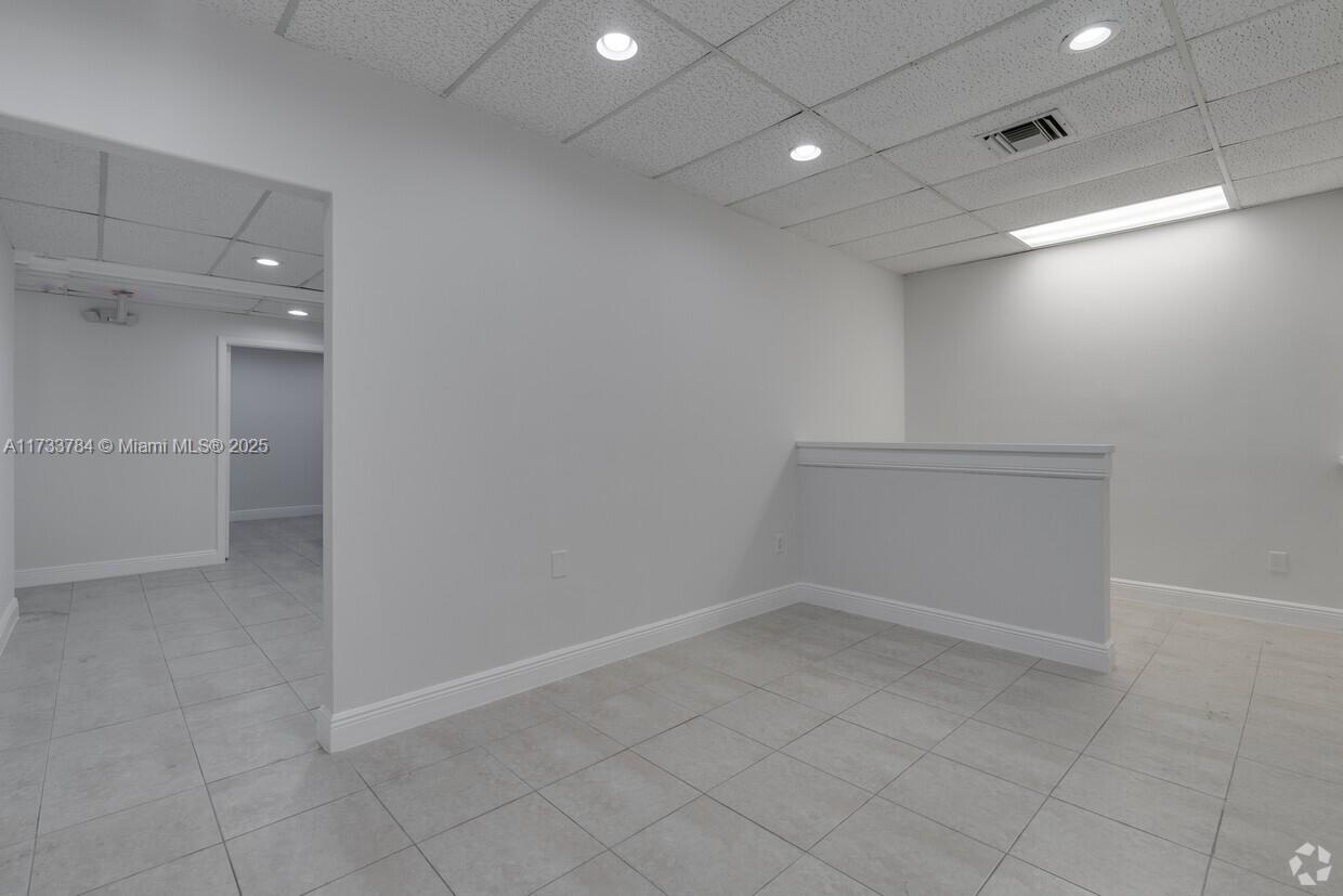 7100 W Commercial Blvd Property Photo 8