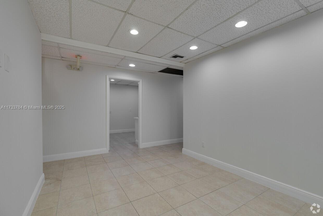 7100 W Commercial Blvd Property Photo 9
