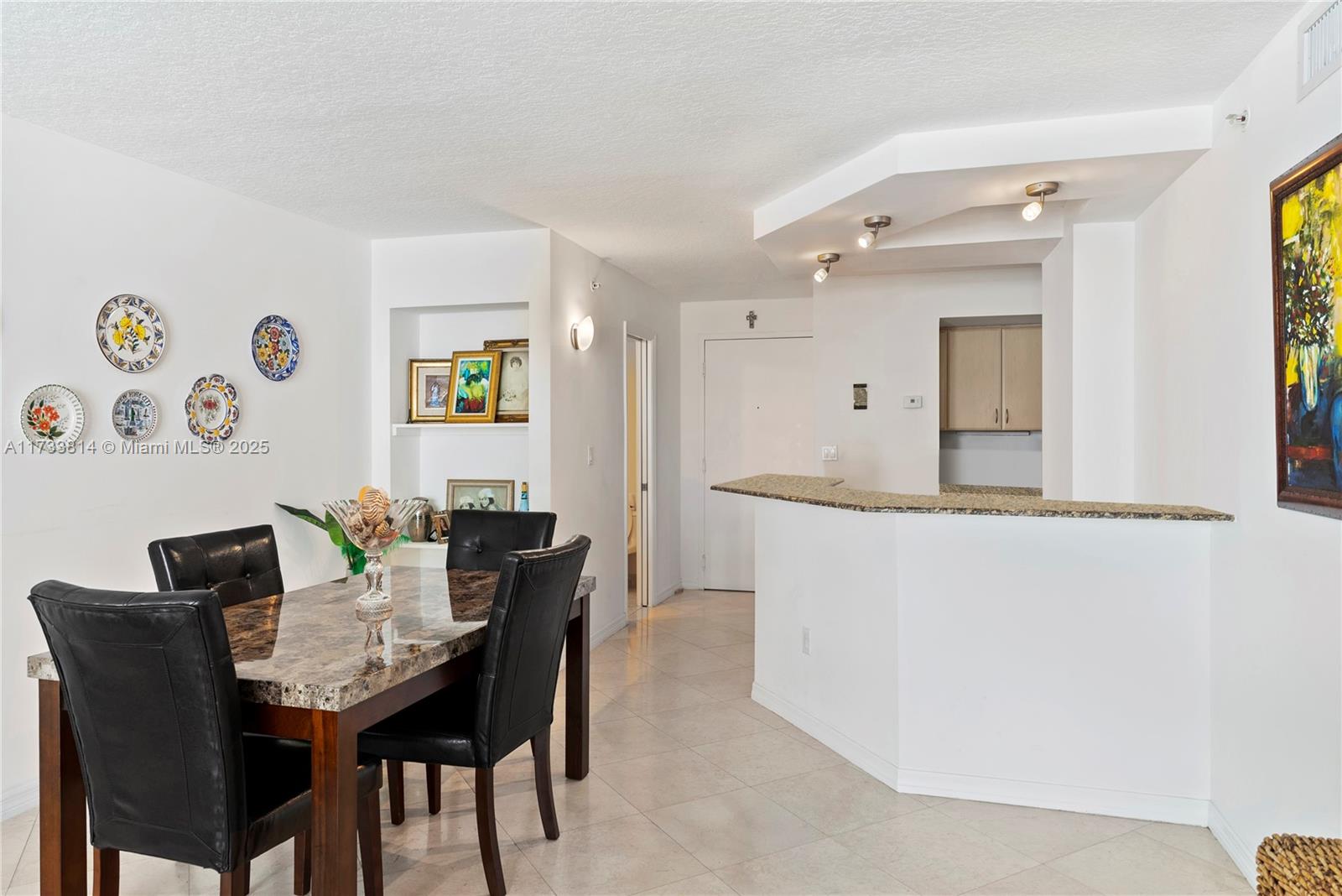 6917 Collins Ave 1512 Property Photo 3