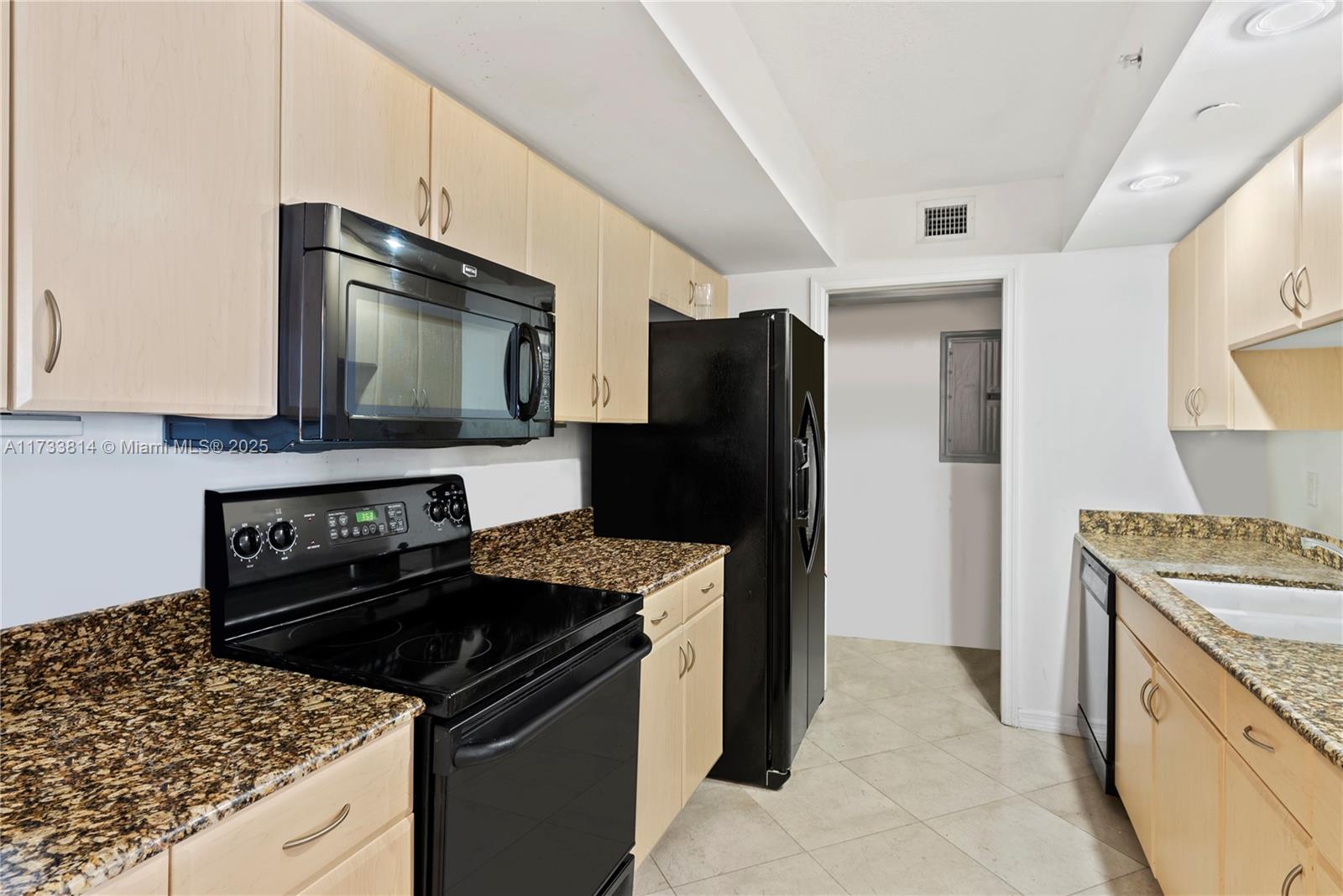 6917 Collins Ave 1512 Property Photo 4