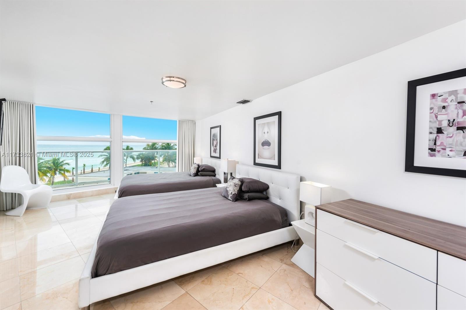 5445 Collins Ave M15 Property Photo 12