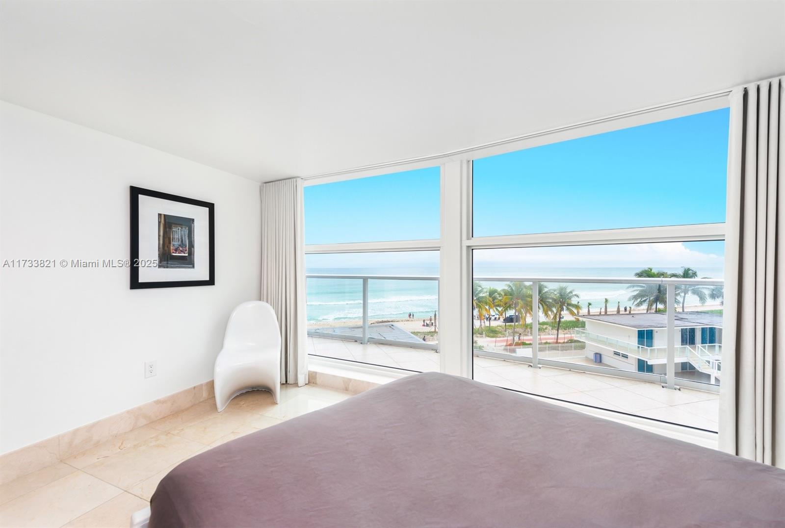 5445 Collins Ave M15 Property Photo 13