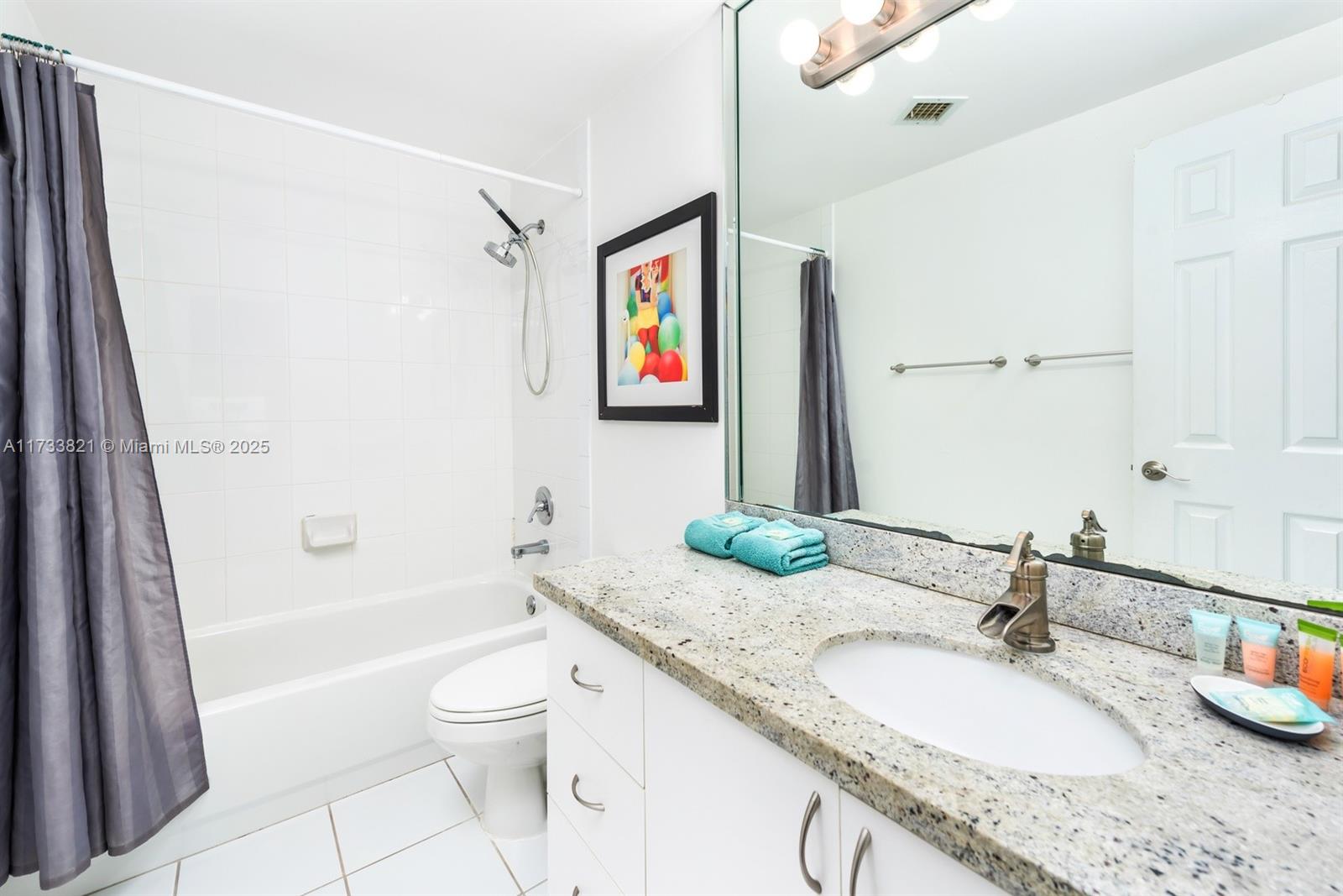 5445 Collins Ave M15 Property Photo 26