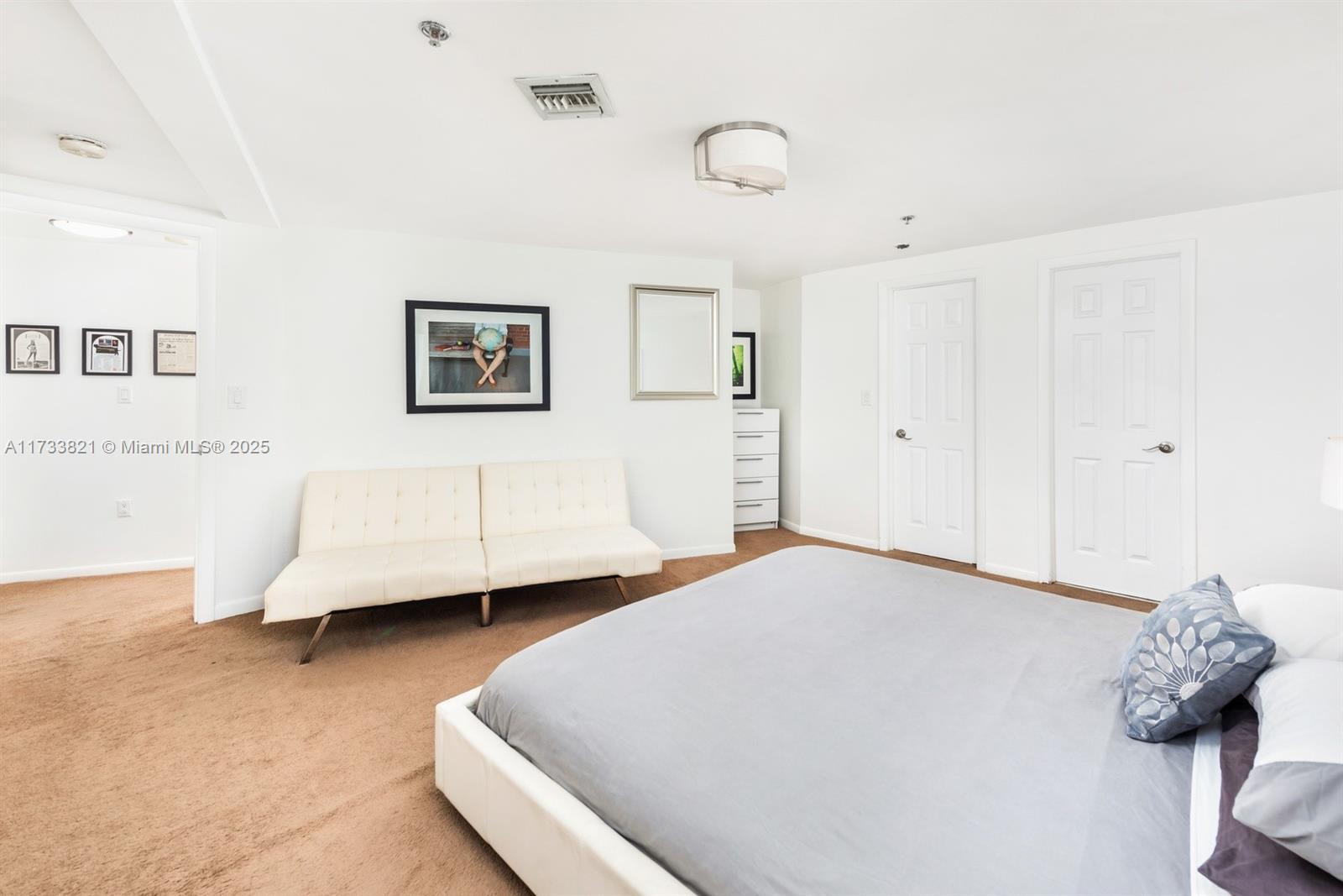 5445 Collins Ave M15 Property Photo 29