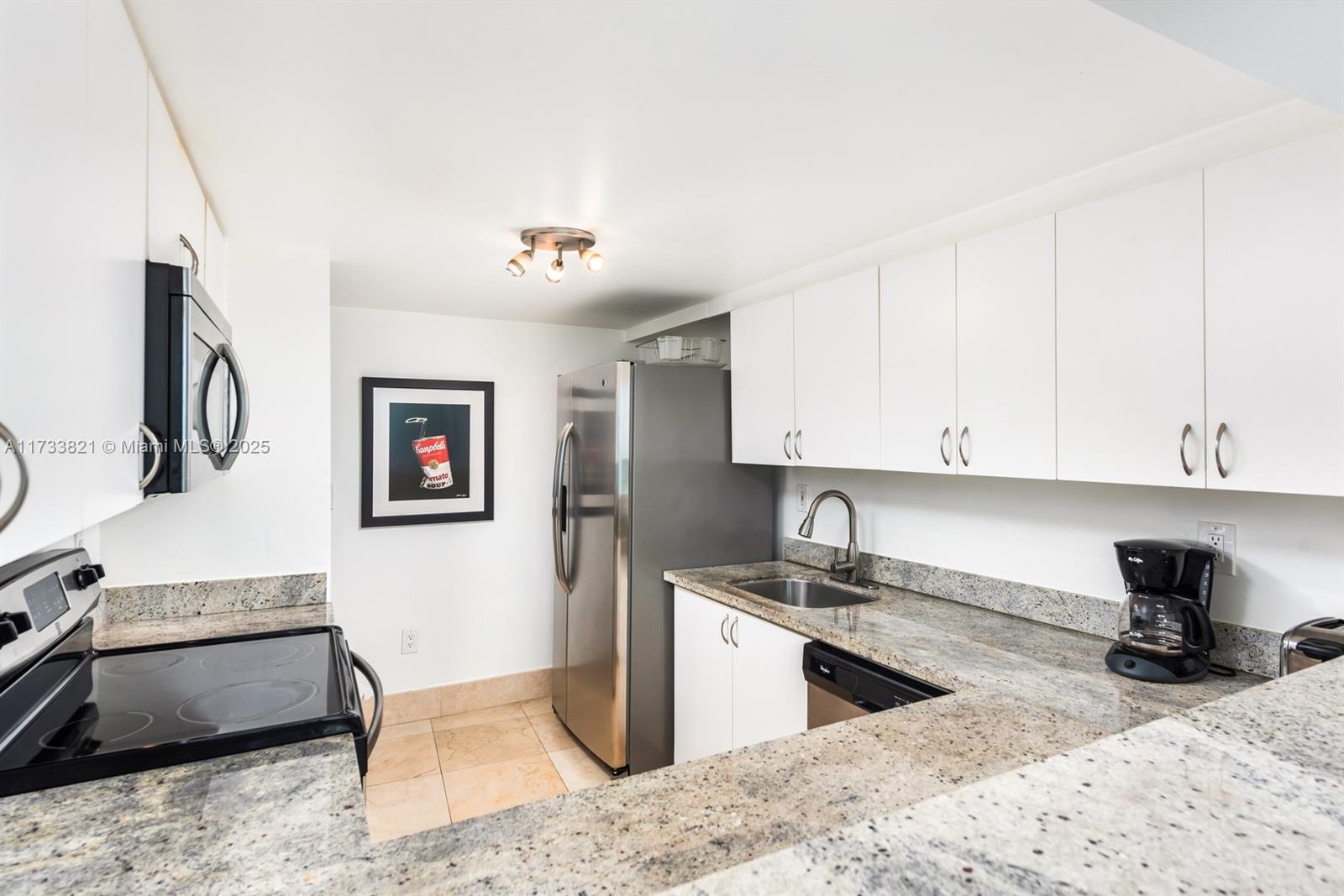 5445 Collins Ave M15 Property Photo 34