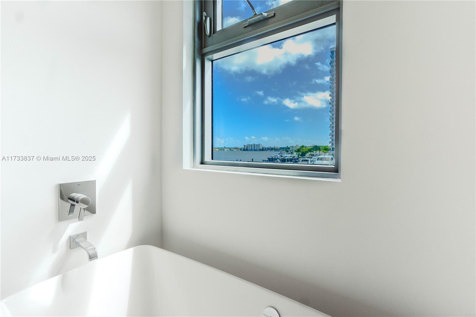 17301 Biscayne Blvd 207 Property Photo 13