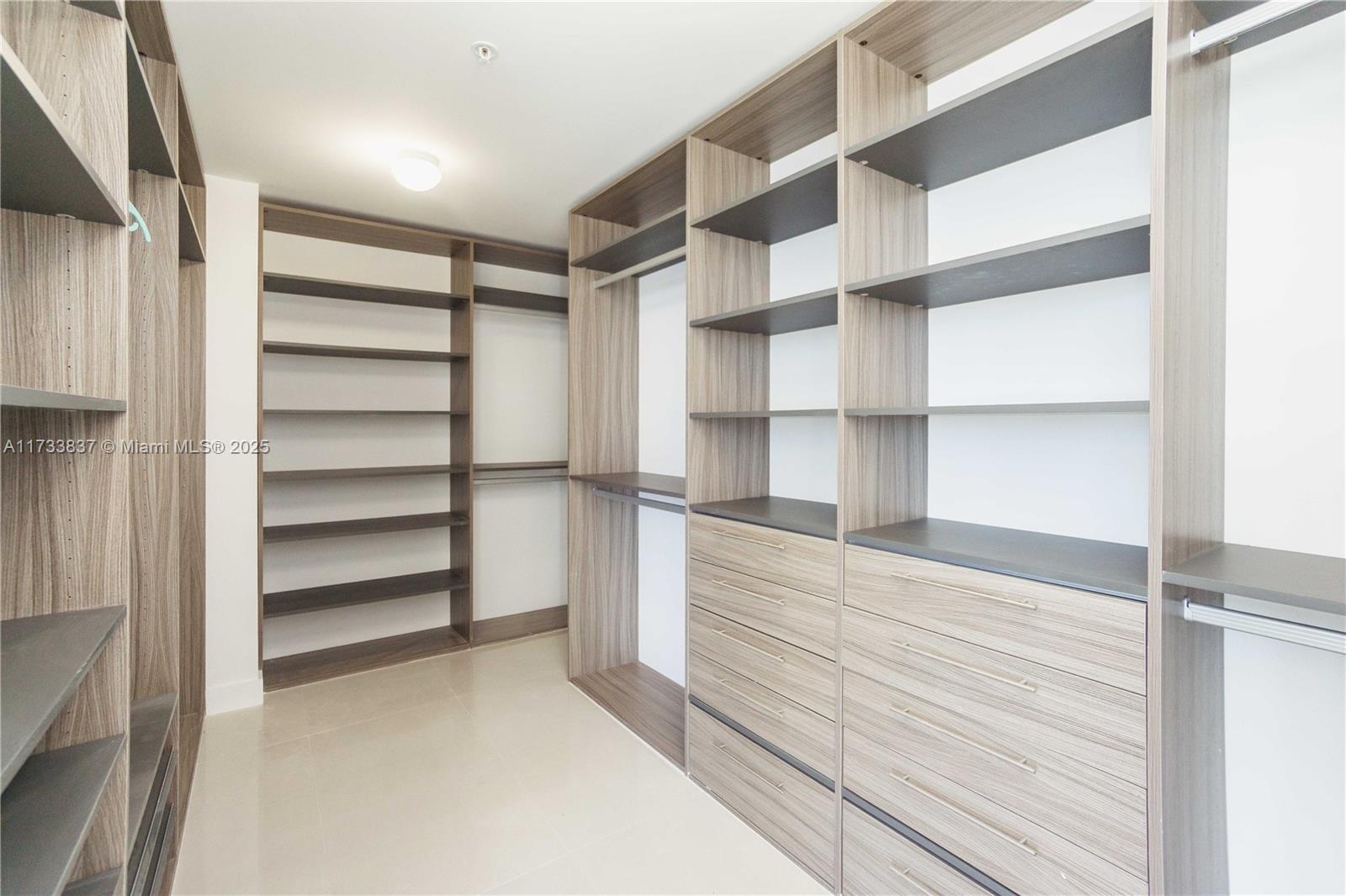 17301 Biscayne Blvd 207 Property Photo 15