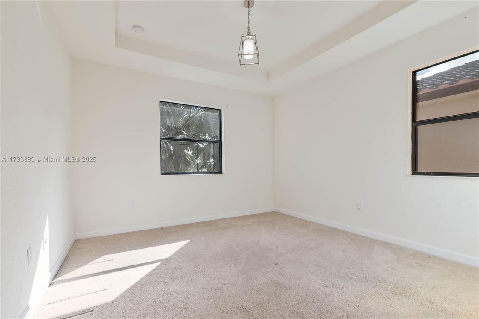 133 Ne 37th Pl Property Photo 4