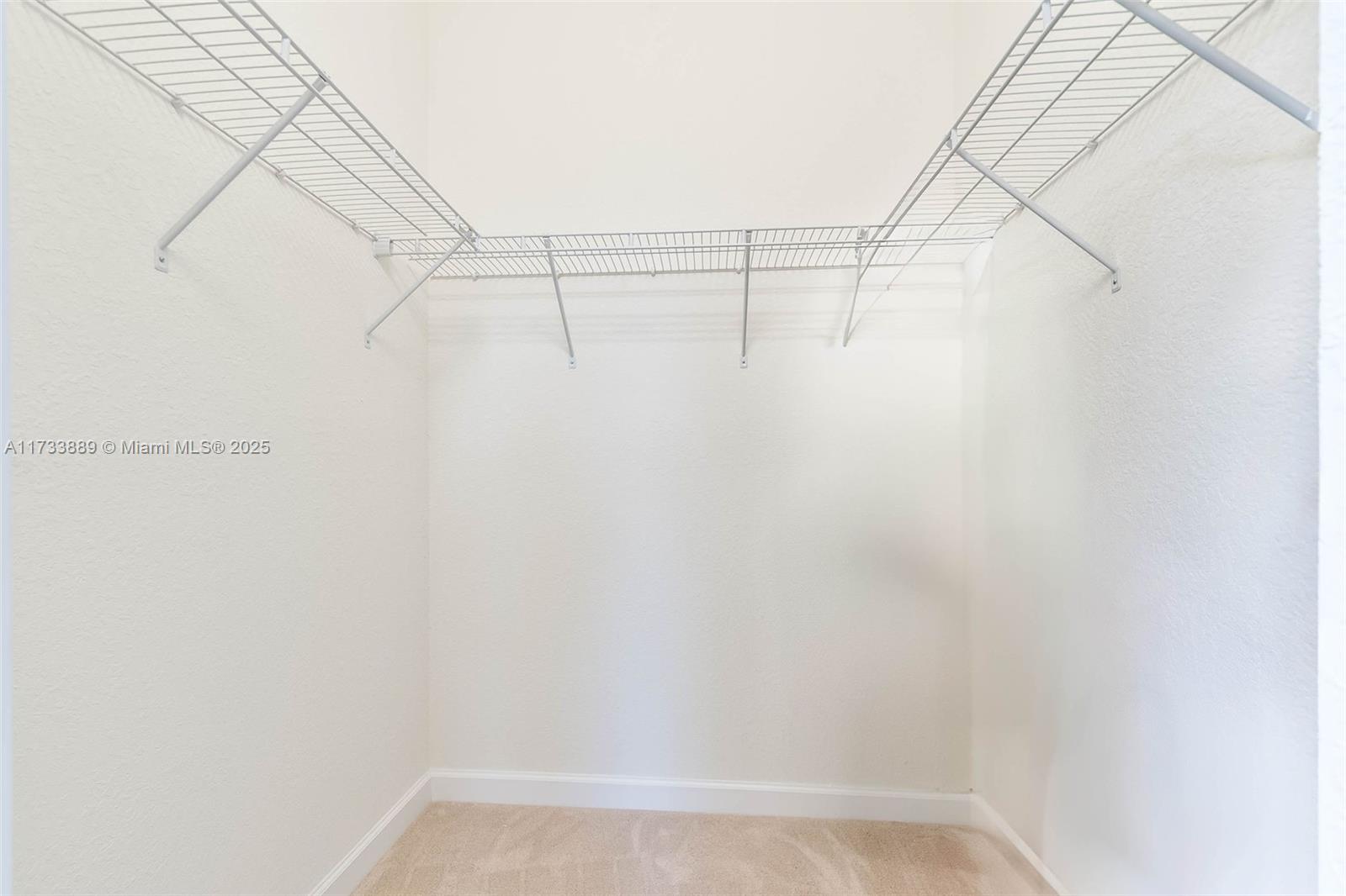 133 Ne 37th Pl Property Photo 8