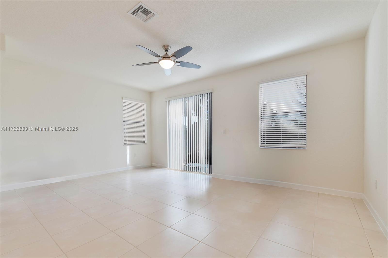 133 Ne 37th Pl Property Photo 16