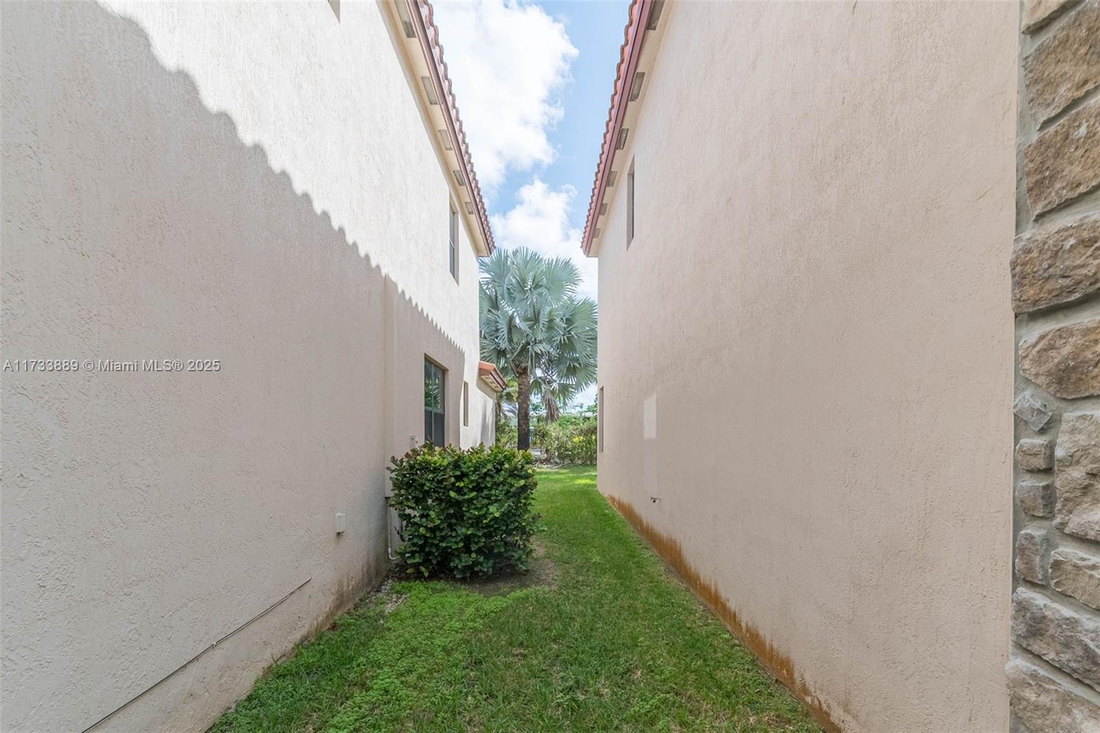 133 Ne 37th Pl Property Photo 23