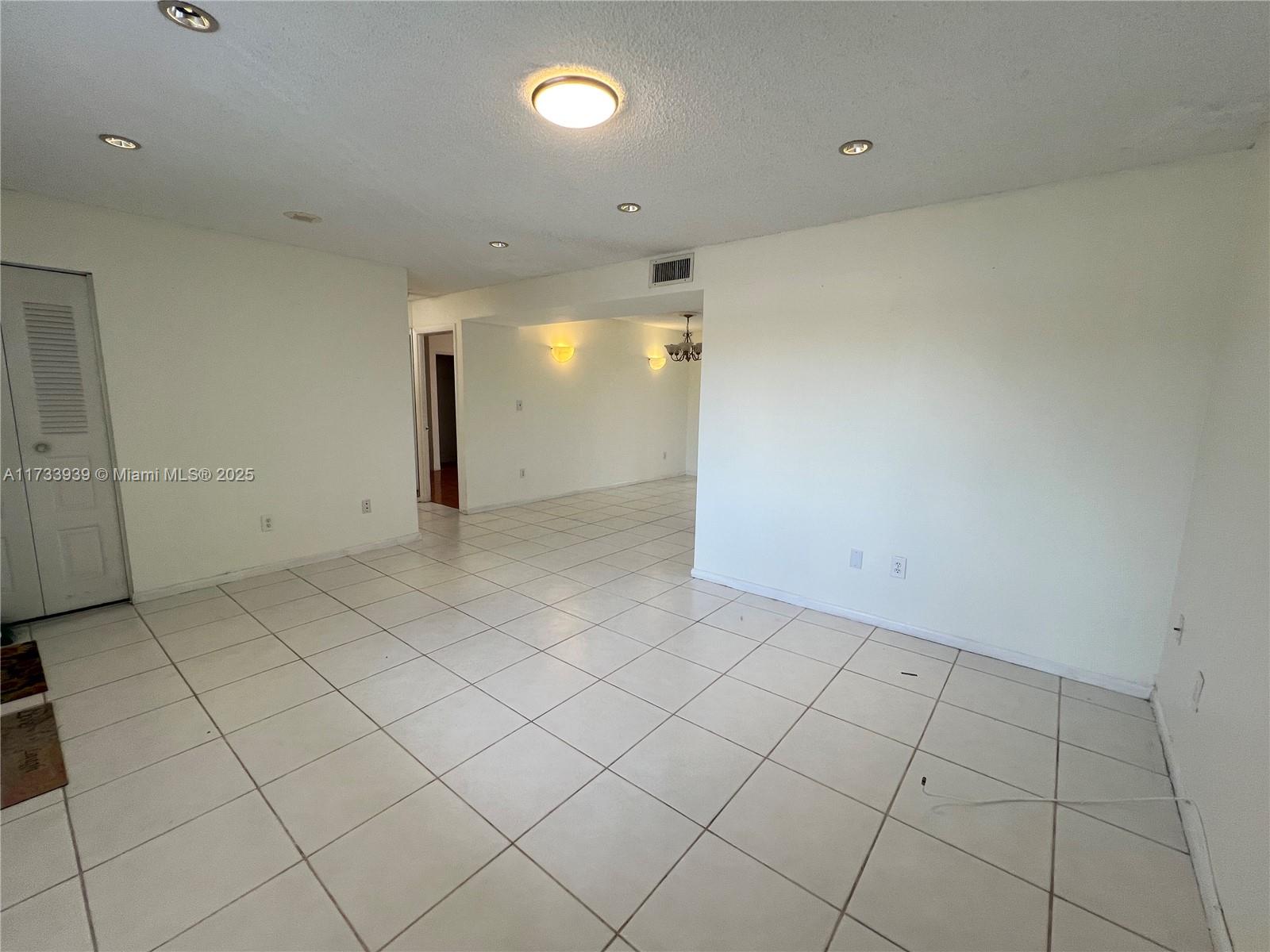 8401 Sw 107th Ave 322e Property Photo 2