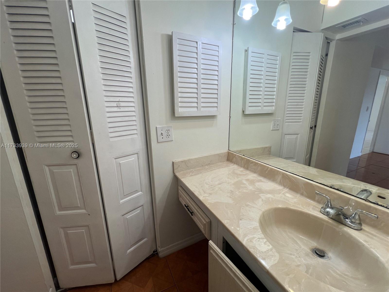 8401 Sw 107th Ave 322e Property Photo 14