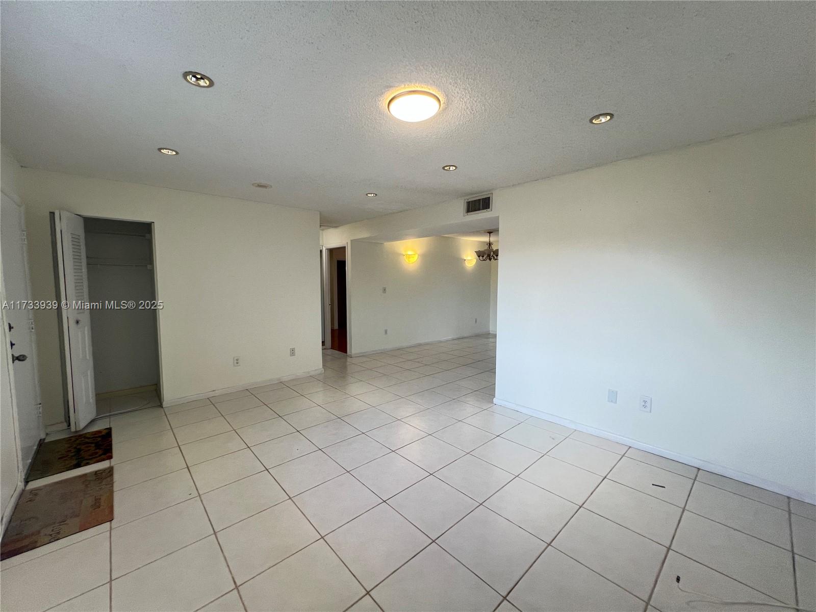 8401 Sw 107th Ave 322e Property Photo 19