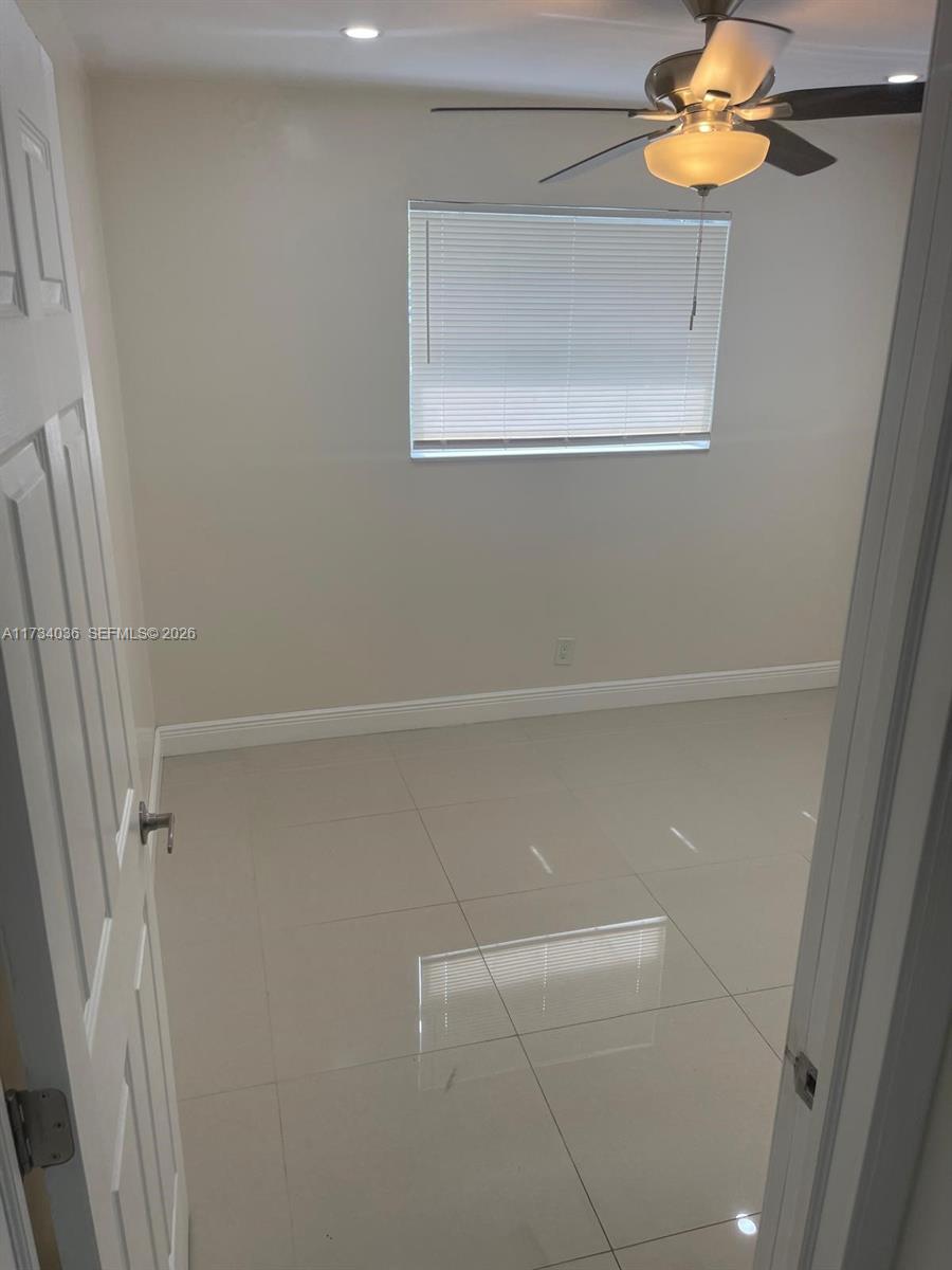 1187 Nw 29th Ter Property Photo 11