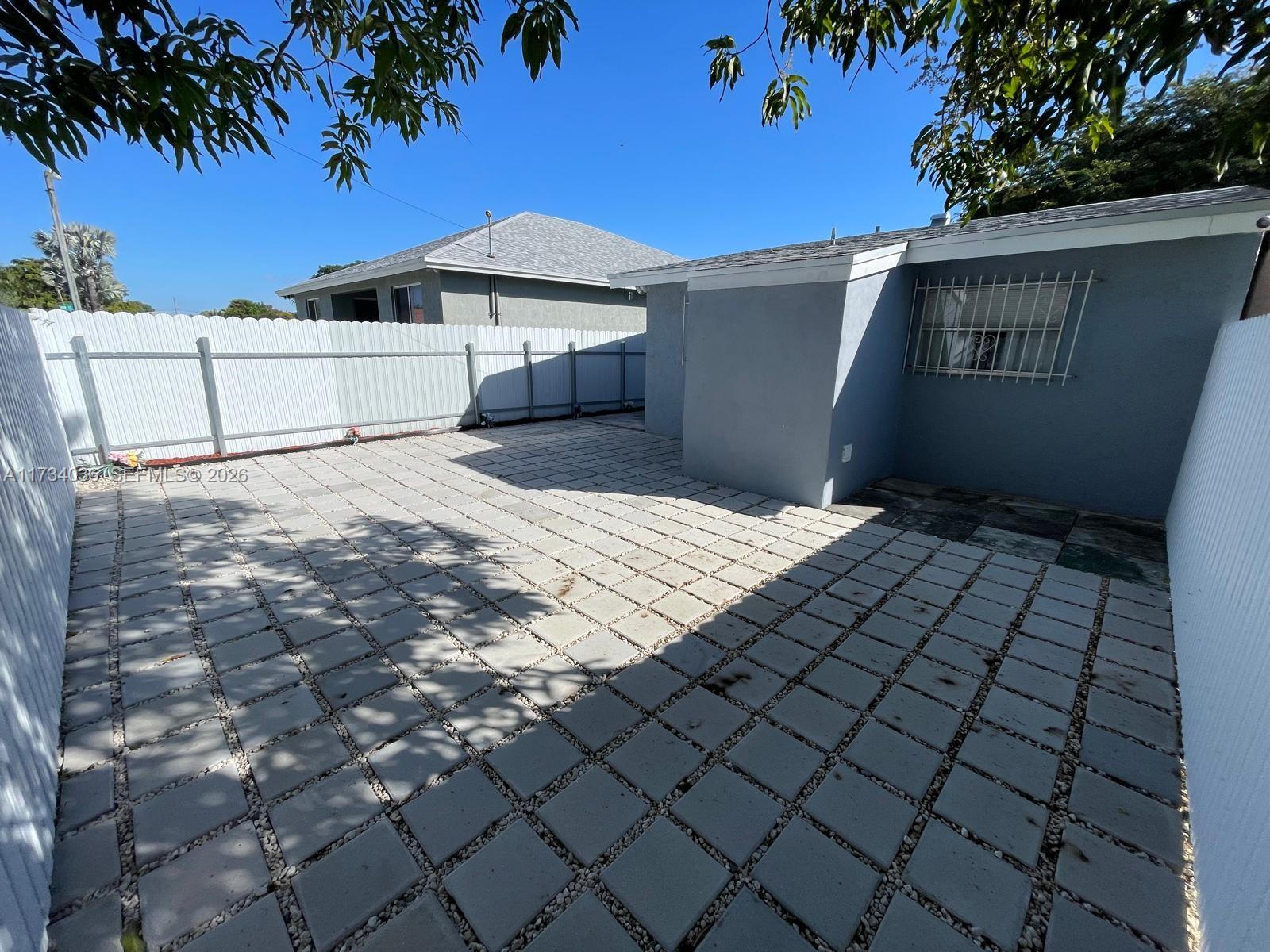 1187 Nw 29th Ter Property Photo 12