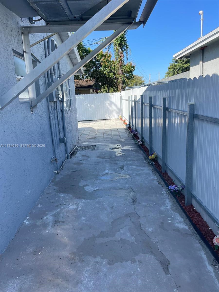 1187 Nw 29th Ter Property Photo 13