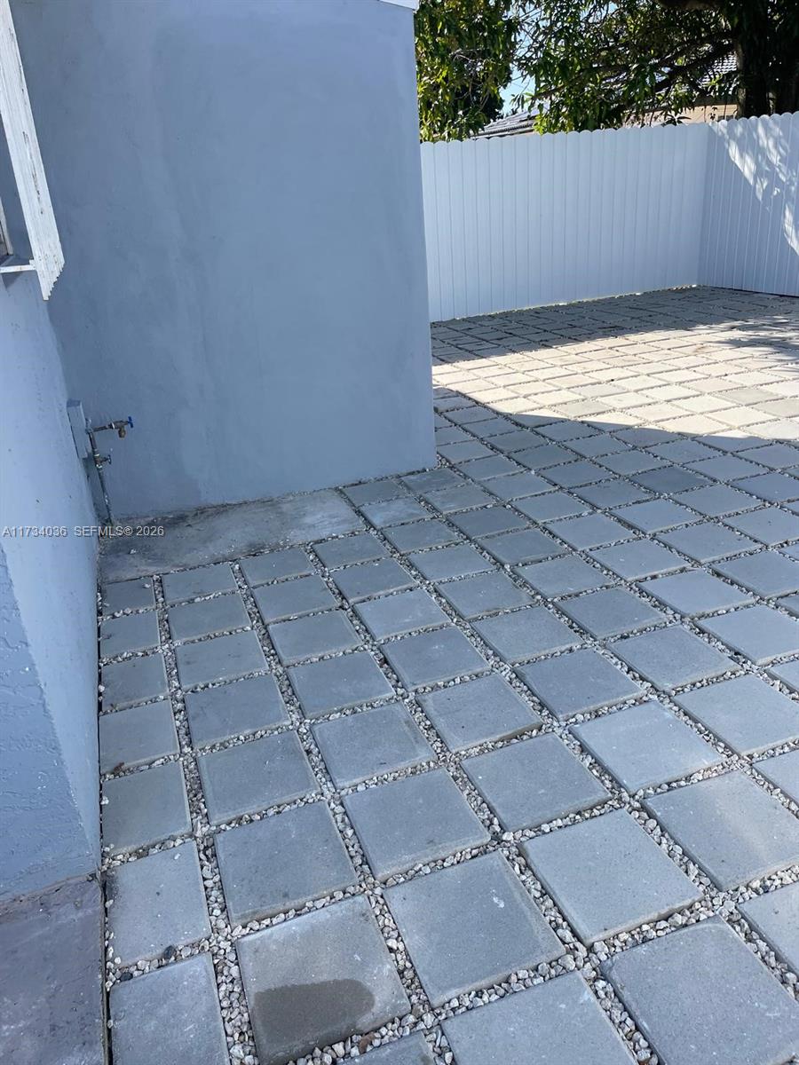 1187 Nw 29th Ter Property Photo 15