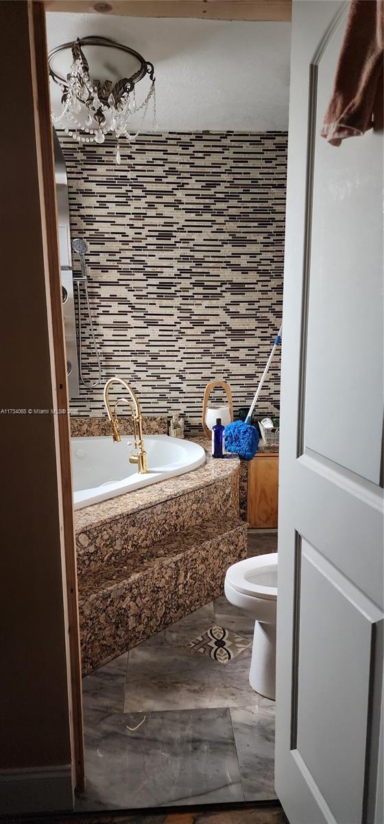 6966 Taft St Property Photo 22