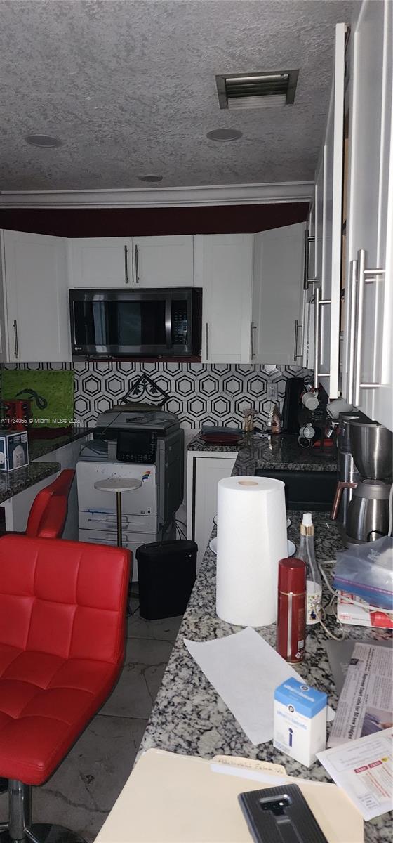 6966 Taft St Property Photo 43