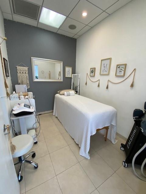 700 Sw 57th Av. Beauty Personal Care Property Photo 4
