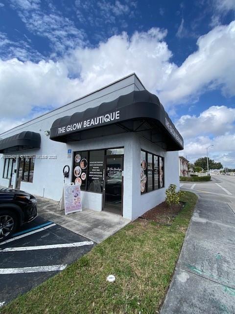 700 Sw 57th Av. Beauty Personal Care Property Photo 11
