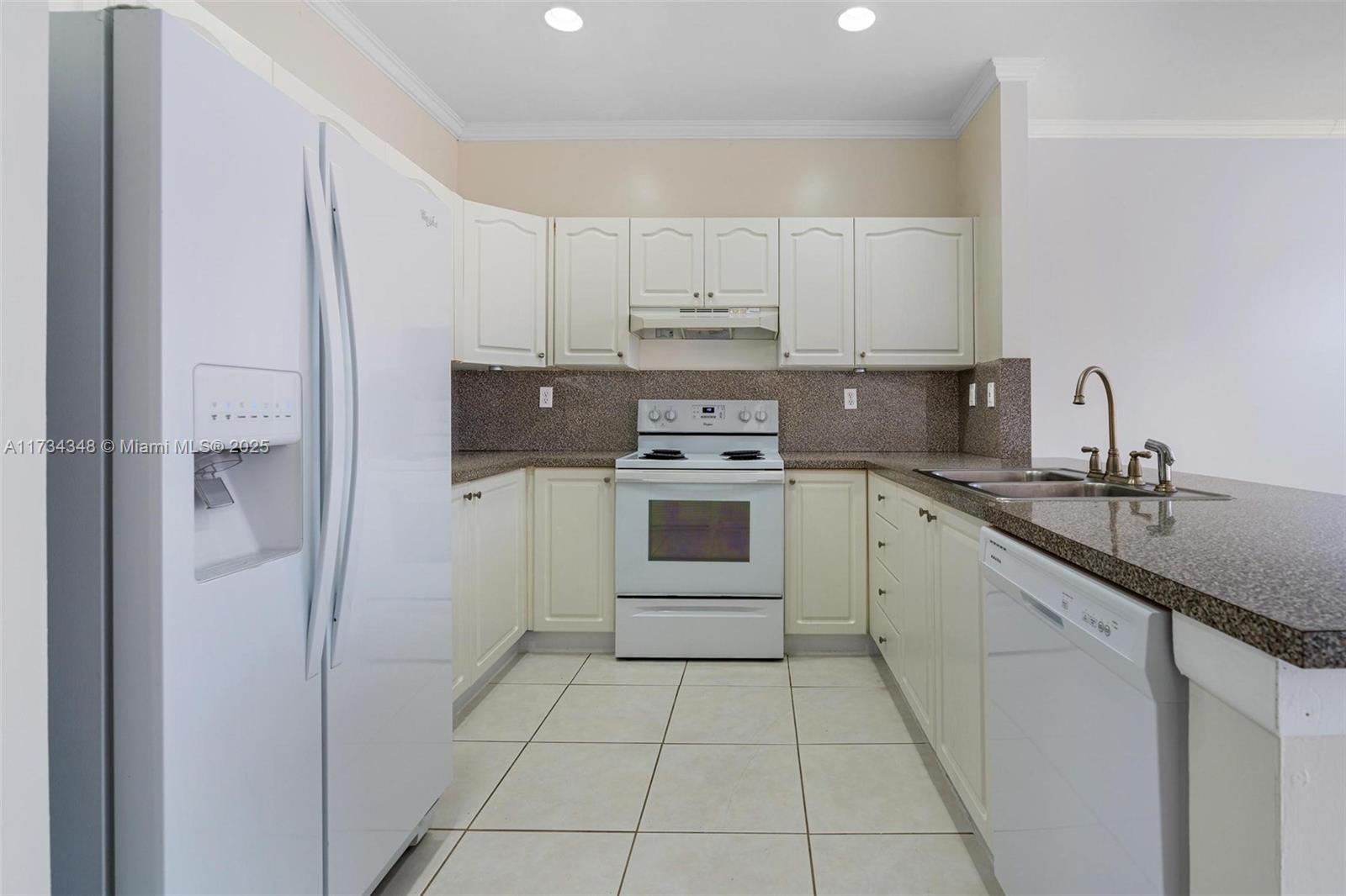 9135 Sw 203rd Ter Property Photo 4