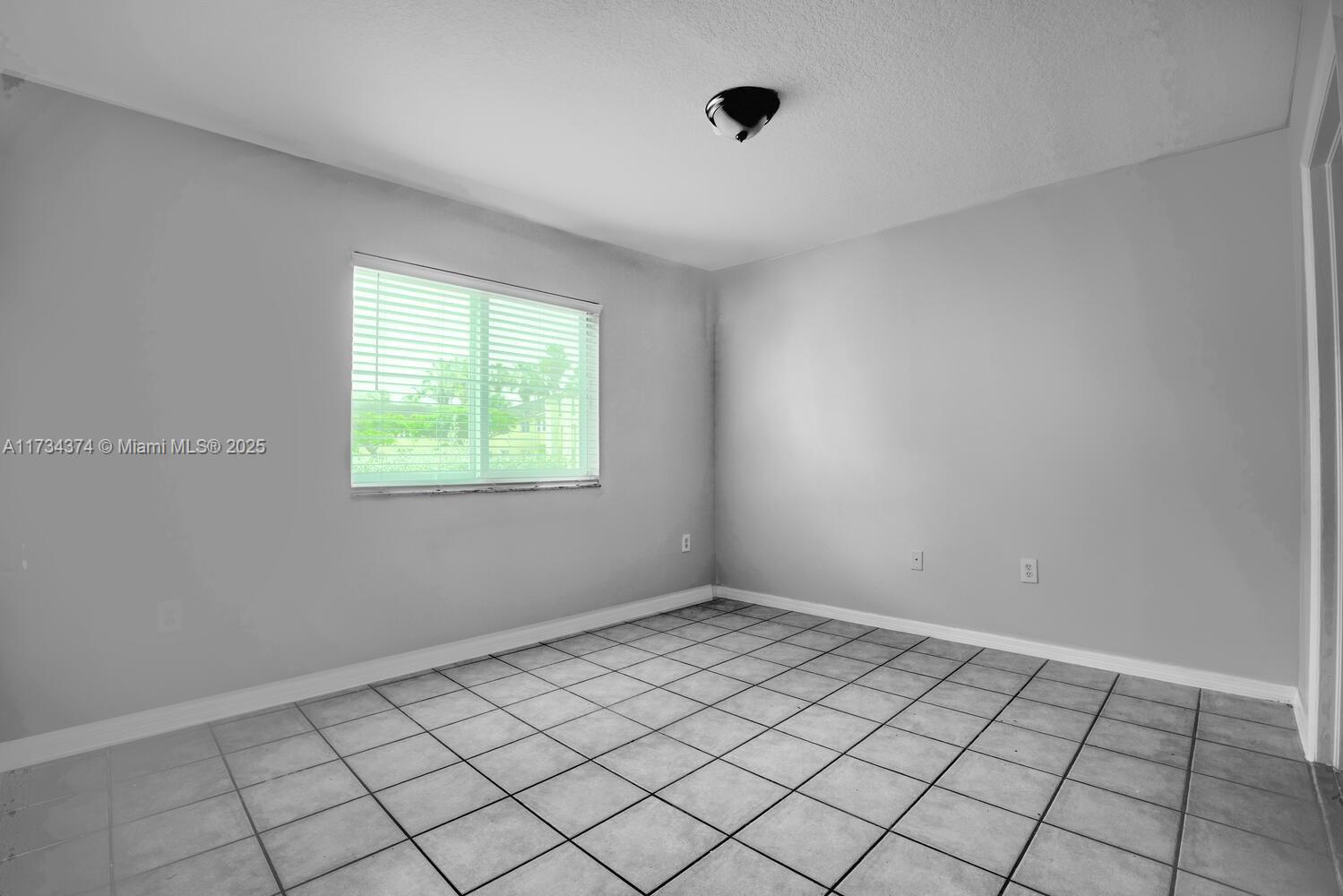 3398 Ne 9th Dr 102 Property Photo 8