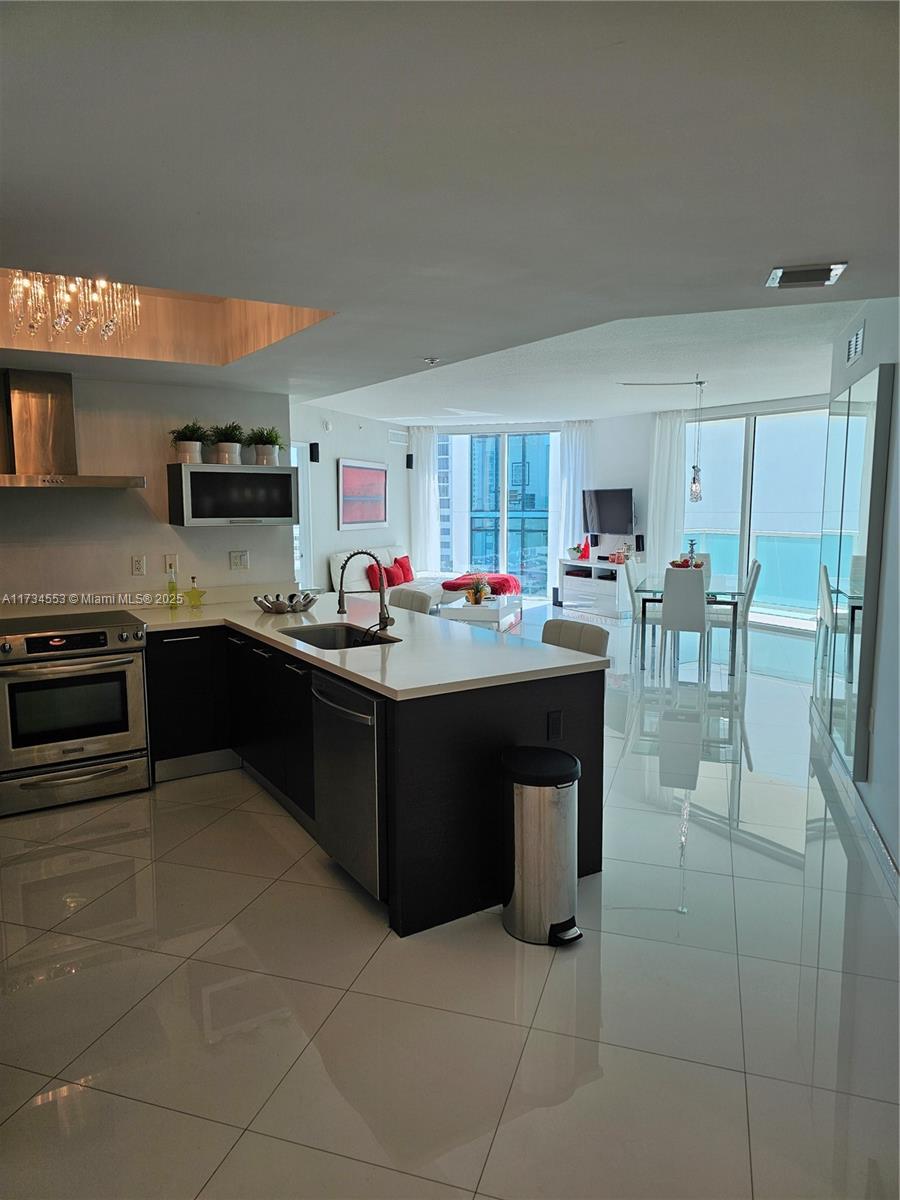 150 Sunny Isles Blvd 1-1001 Property Photo 6