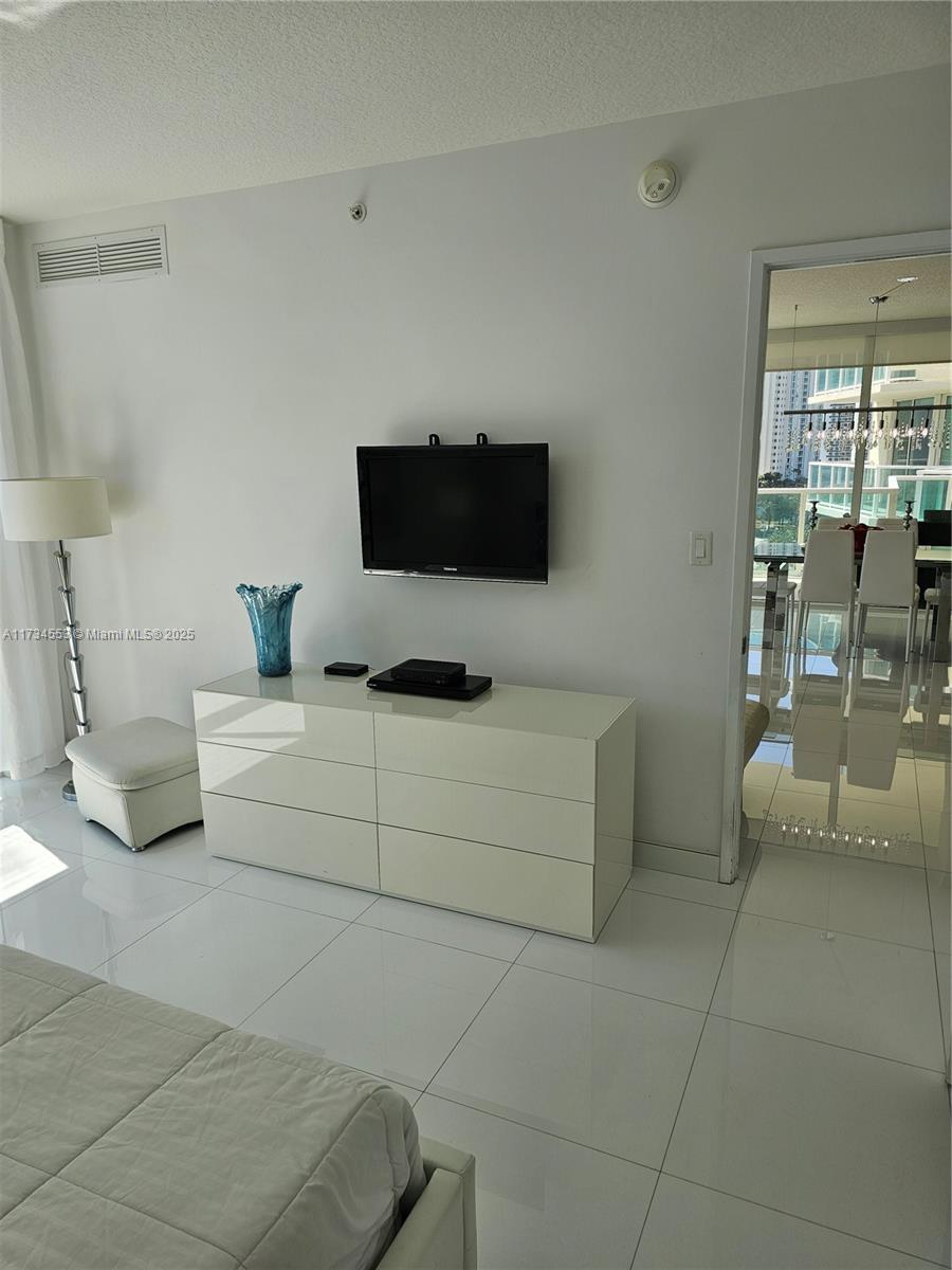 150 Sunny Isles Blvd 1-1001 Property Photo 19