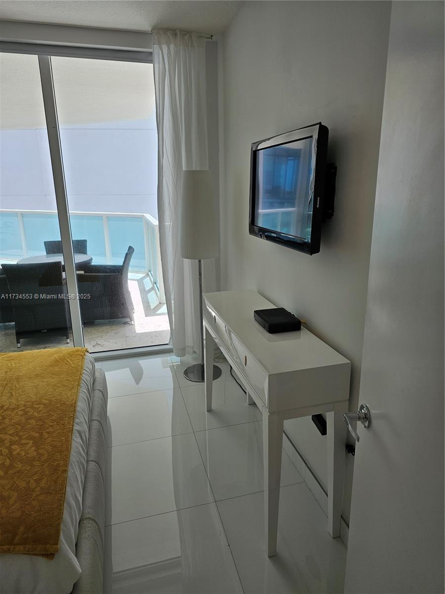 150 Sunny Isles Blvd 1-1001 Property Photo 25