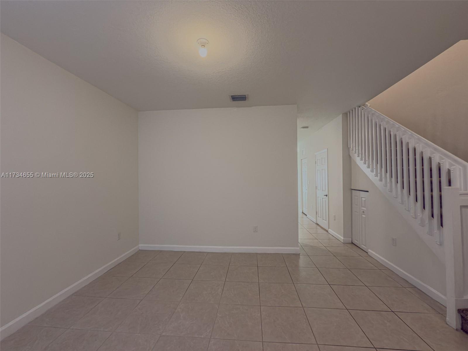 10629 W 32nd Ln Property Photo 3