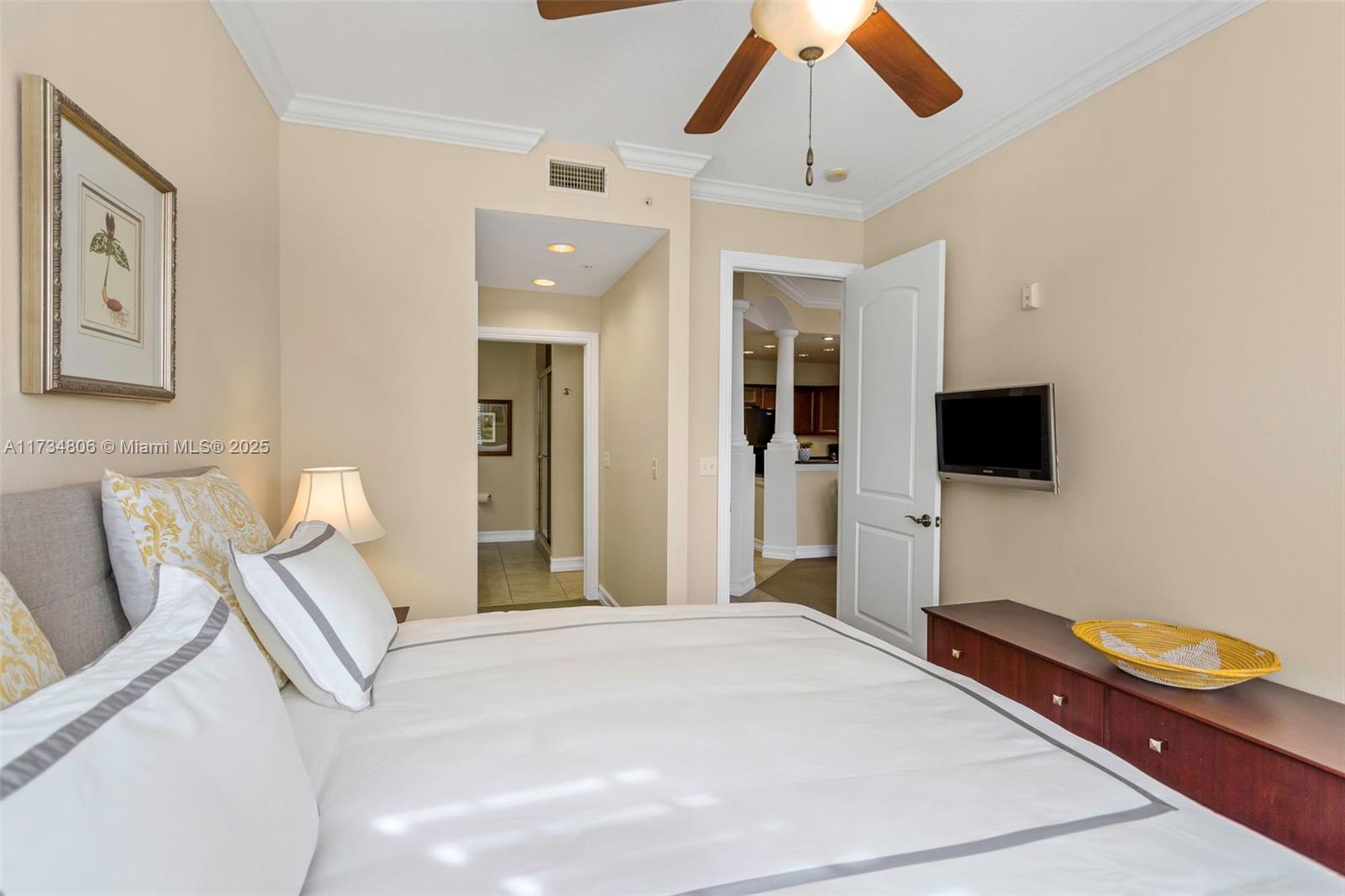 13941 Clubhouse Dr 204 Property Photo 32