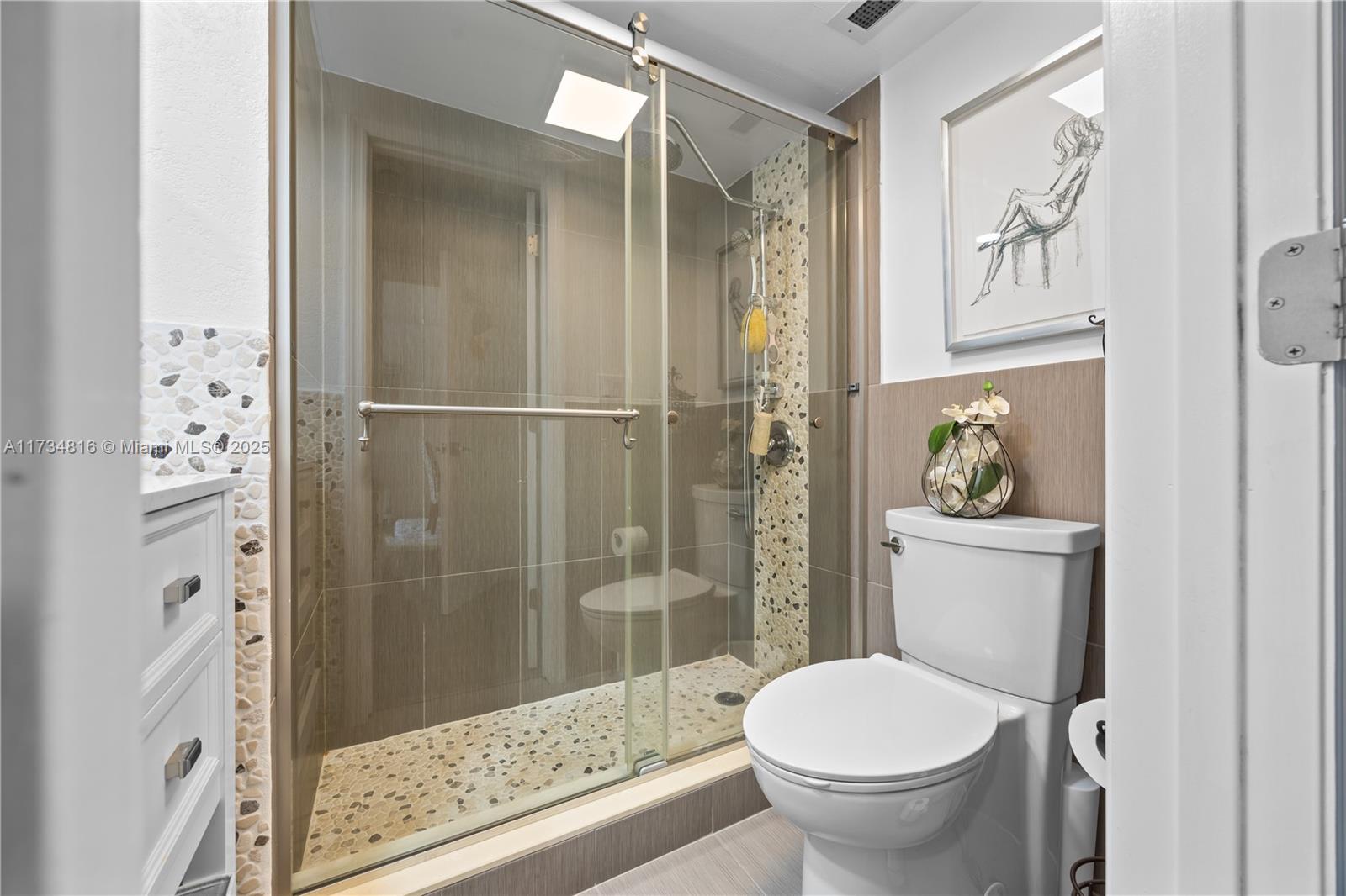 300 Bayview Dr 903 Property Photo 14
