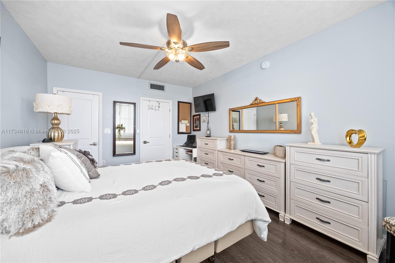 300 Bayview Dr 903 Property Photo 18
