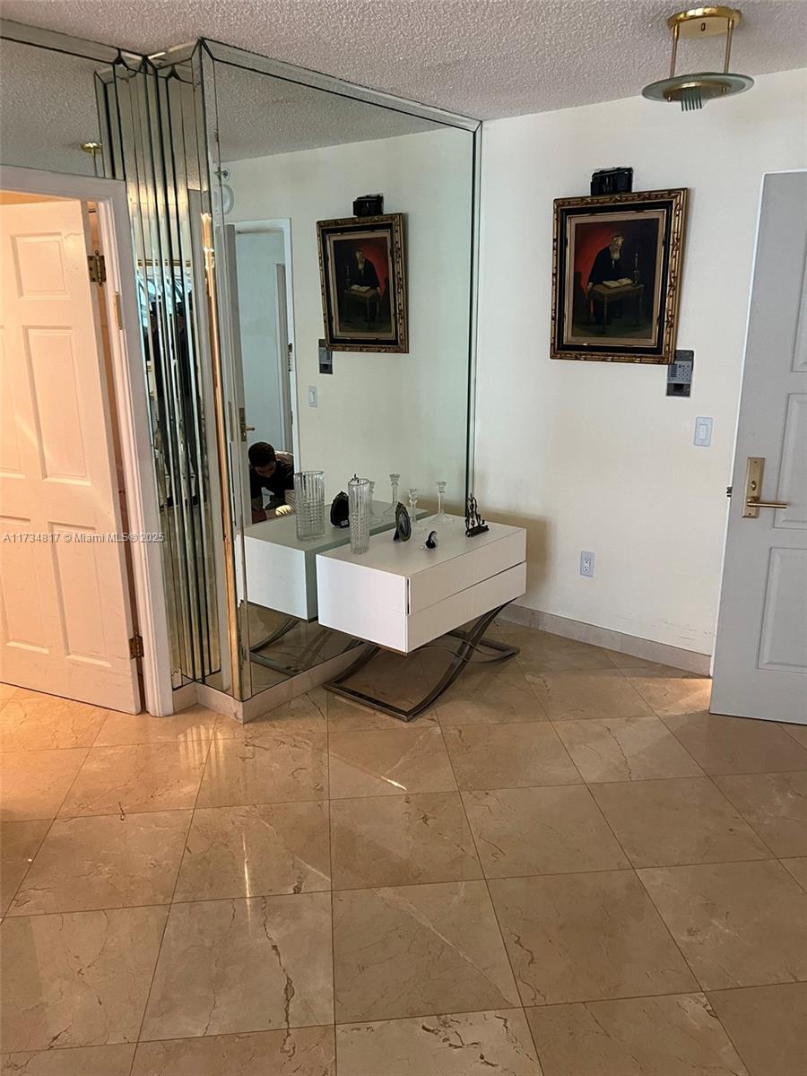 9801 Collins Ave 17j Property Photo 14