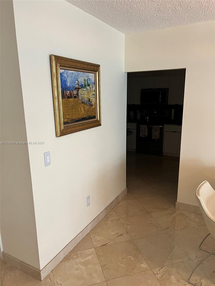 9801 Collins Ave 17j Property Photo 15