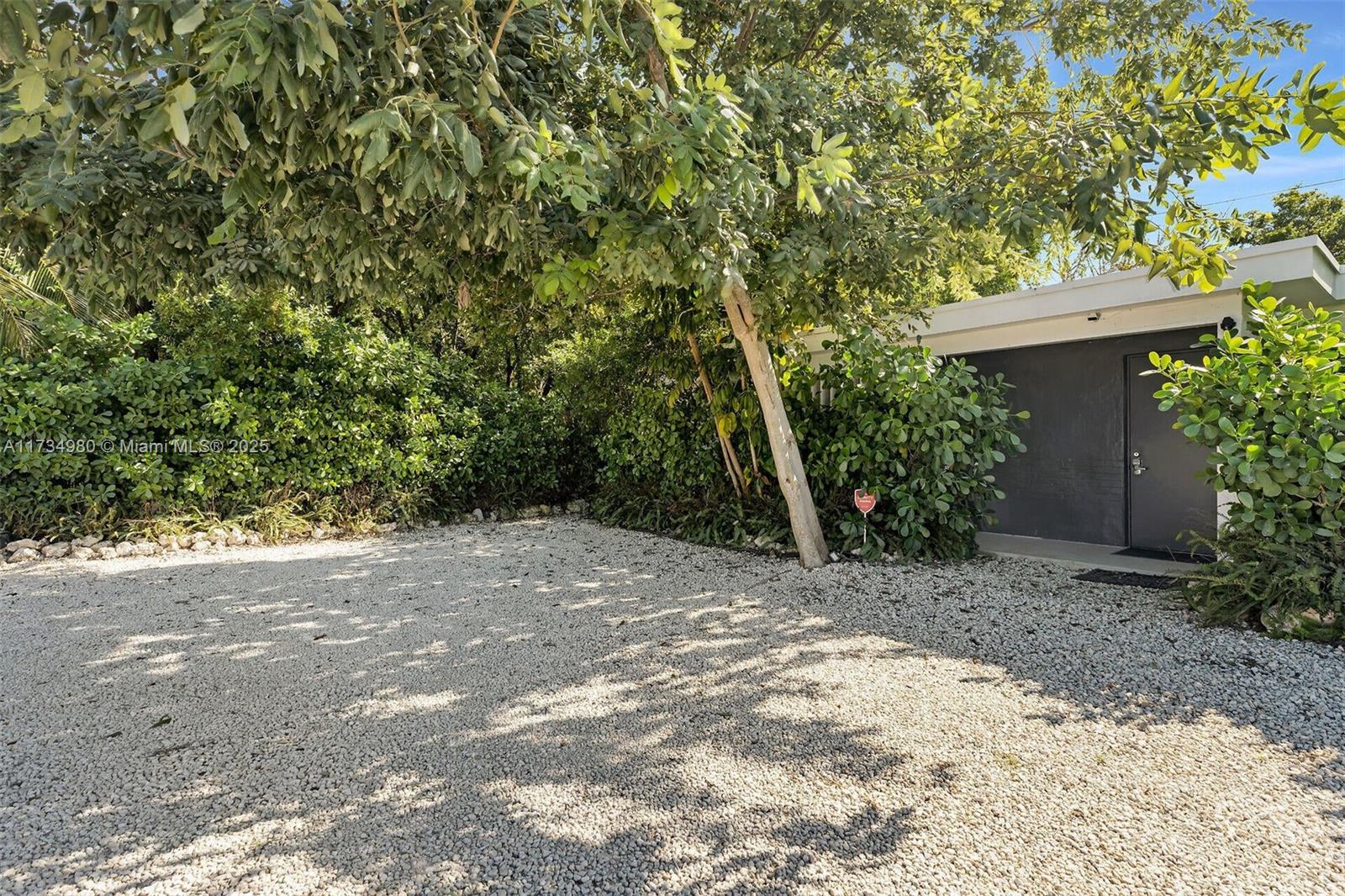 98703 Overseas Hwy Property Photo 8