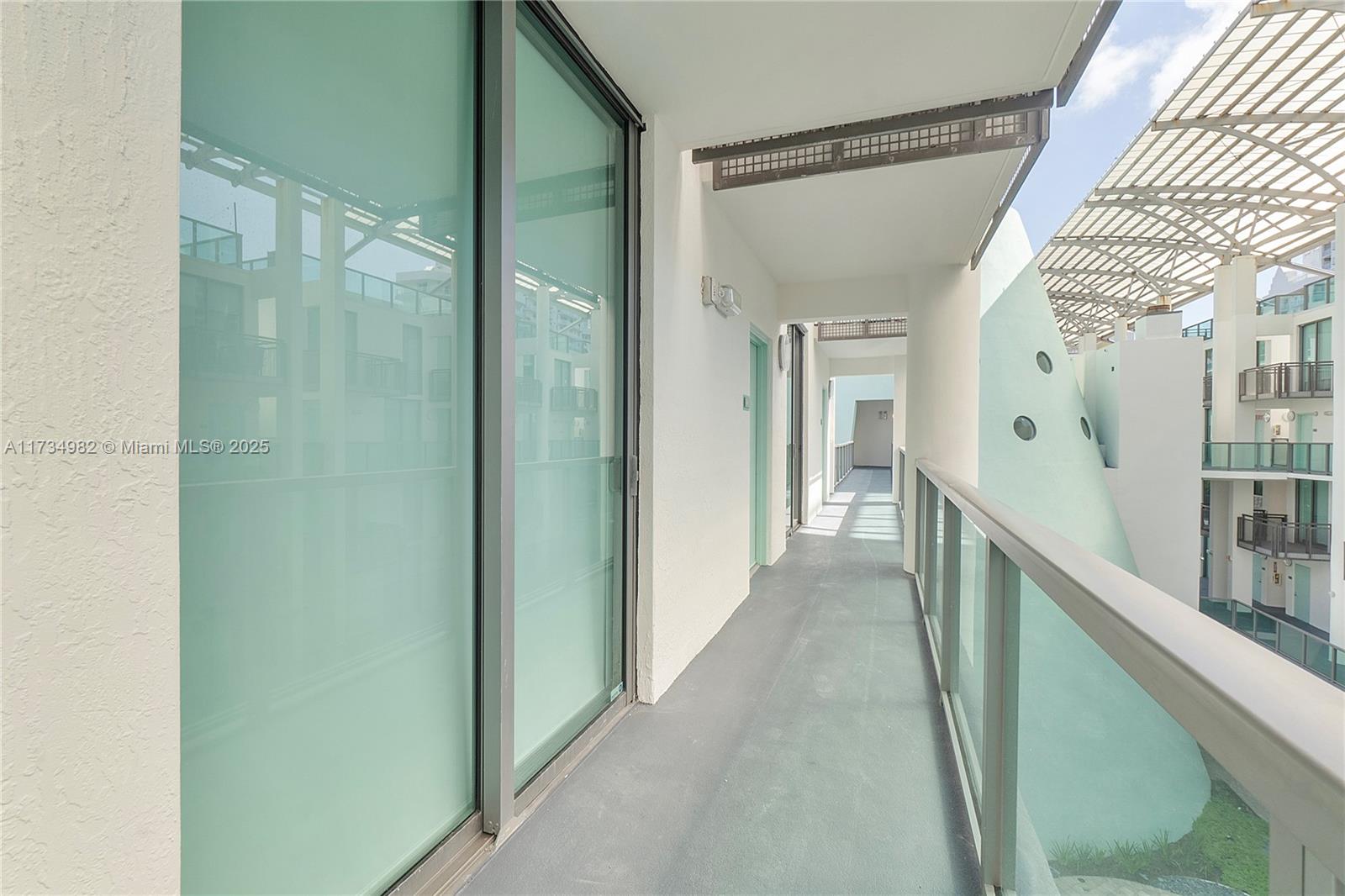 6000 Collins Ave 527 Property Photo 2