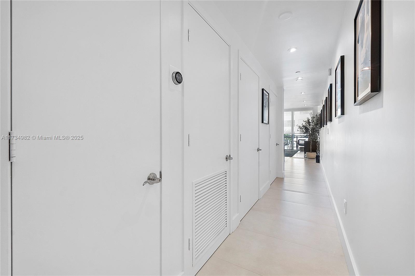 6000 Collins Ave 527 Property Photo 10