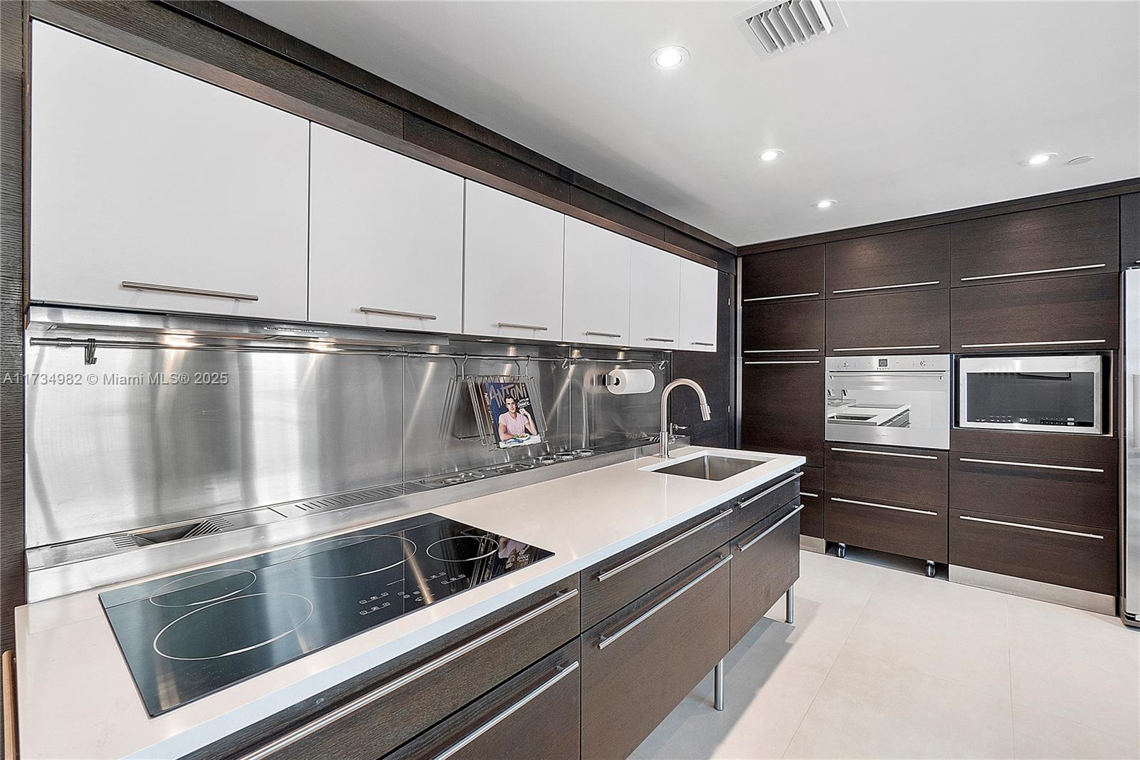 6000 Collins Ave 527 Property Photo 14